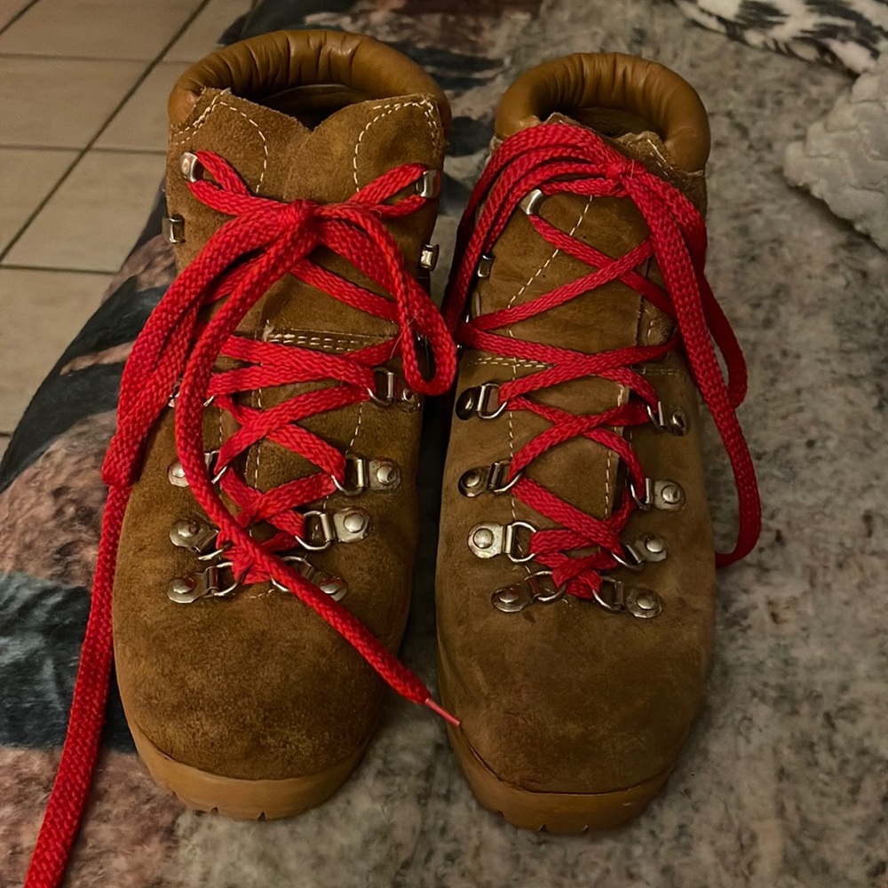 Dunham hiking boots